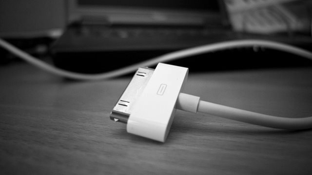 ŞARJ EDERKEN ELEKTRİK ÇARPTI