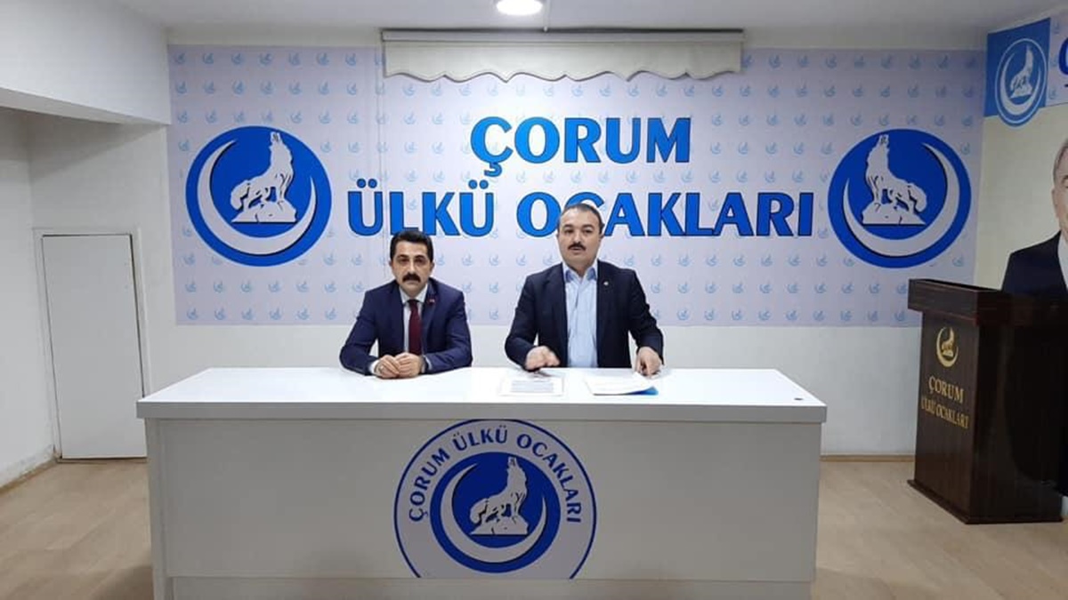 Rektör Öztürk, Ülkücü Gençlerle Sohbet Etti