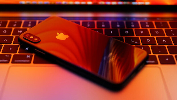 iPhone’ları yavaşlatan Apple’a büyük şok