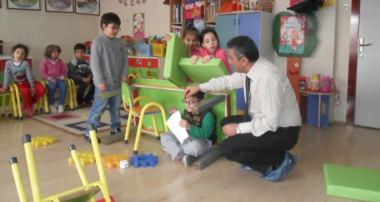 Okullarda Asansör Kazaları Anlatılıyor