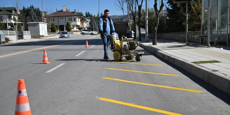 Otobüs Durakları Yol Çizgileri İle Belirleniyor