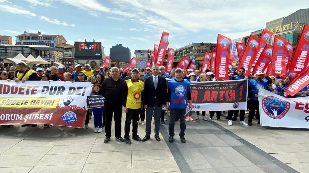 Öğretmene “Şiddete Dur” Demek İçin İş Bıraktılar