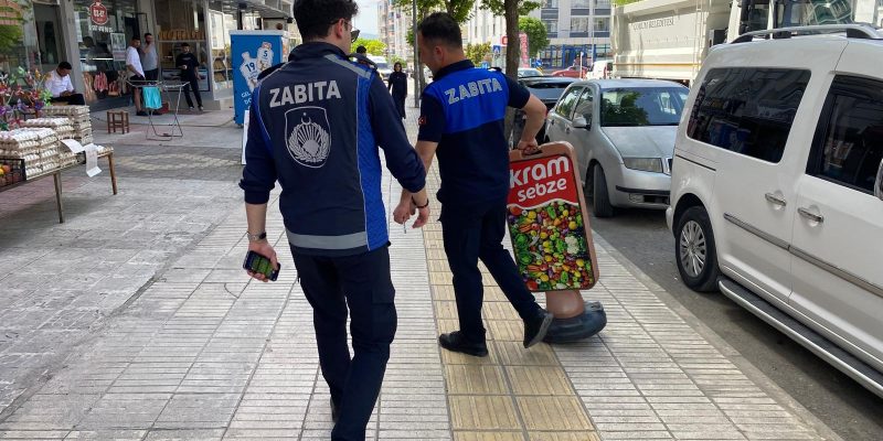 Belediye, Kaldırım İşgali Yapan Esnafı Uyardı