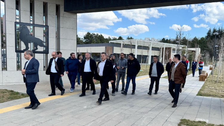 Yüzüncü Yıl Millet Bahçesi Açılışa Hazırlanıyor