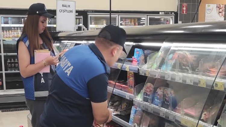 Belediyeden Marketlere Sıkı Denetim