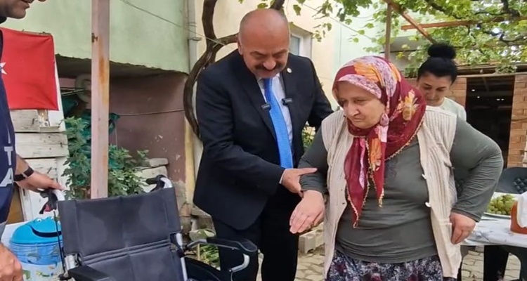 Başkan İsbir Akülü Sandalye Hediye Etti