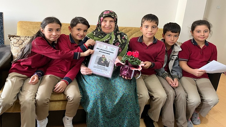 İskilip’te “Aile Yılı”nda Fatma Teyze Ziyaret Edildi