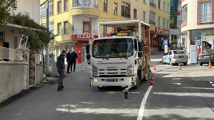 İskilip’te Caddelerde Yol Çizgileri Tamamlanıyor