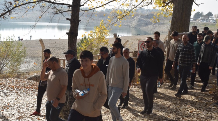 Gençlere Yönelik Bir Doğa Yürüyüşü Düzenledi