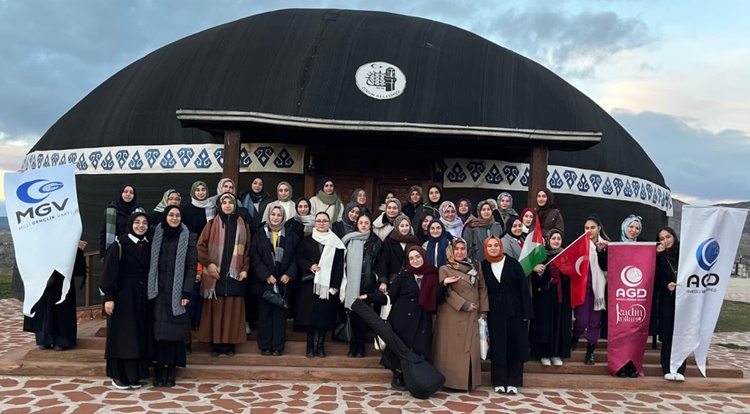 AGD Kadın Kollarından Gençlerle Sıcak Bir Buluşma