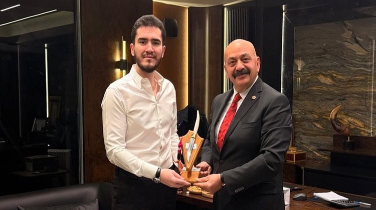 Başkan İsbir’den,  Büyük Markaya Ziyaret
