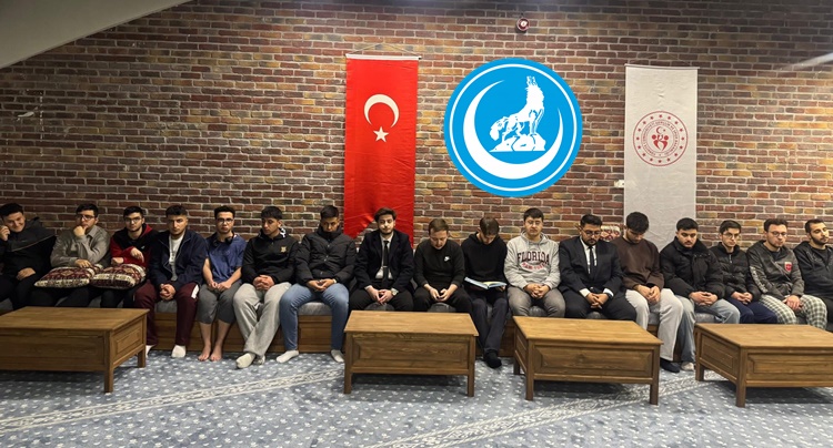 Ülkü Ocaklarından Şehitler İçin Kur’an-ı Kerim Tilaveti