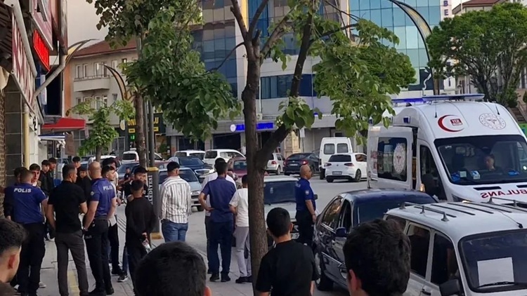 Tartışma Kısa Sürede Kavgaya Dönüştü: 1 Yaralı