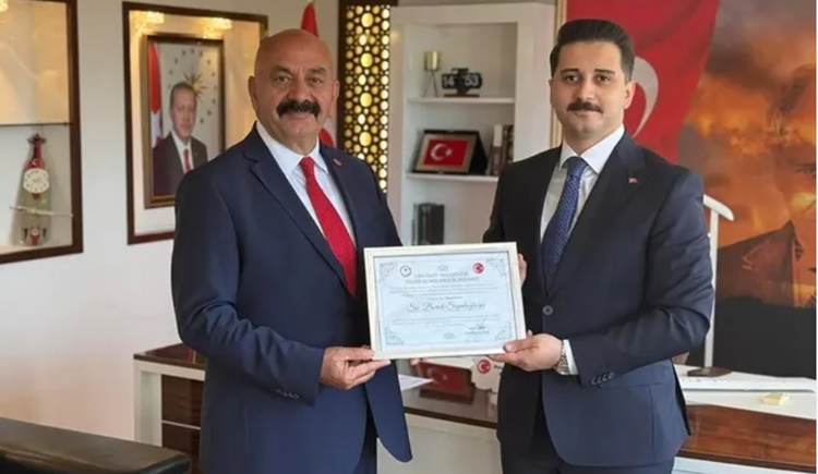 Kaymakam Şapaloğlu’na Fahri Hemşehrilik Beratı